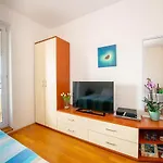 Irena 33048 * Πούλα