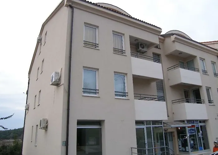 Irena 33048 Apartamento