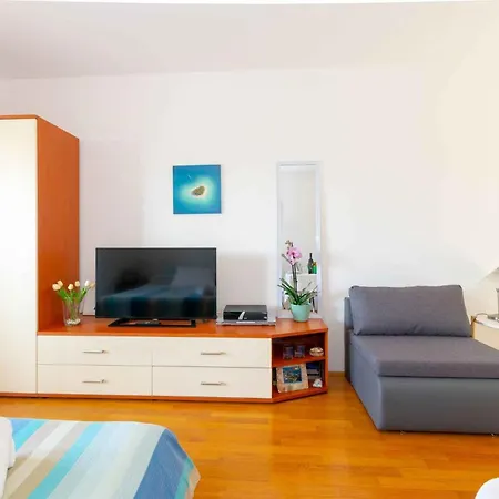 In - Istrien 36014 Apartment Pula